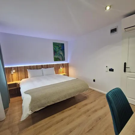 Ra House * בראשוב
