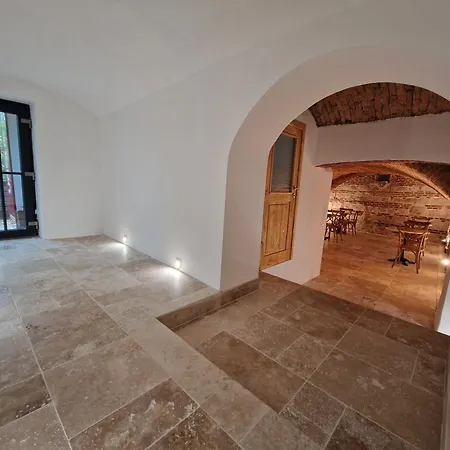 בית הארחה Ra House *